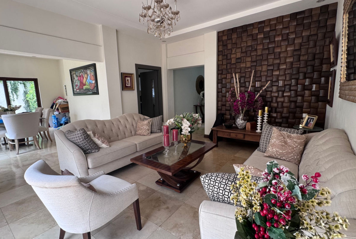 Casa en Lomas del Guijarro Sur