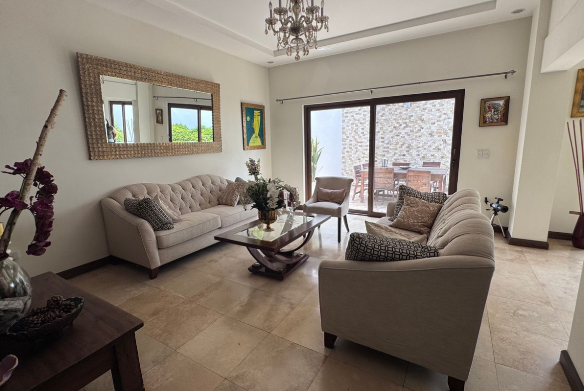 Casa en Lomas del Guijarro Sur