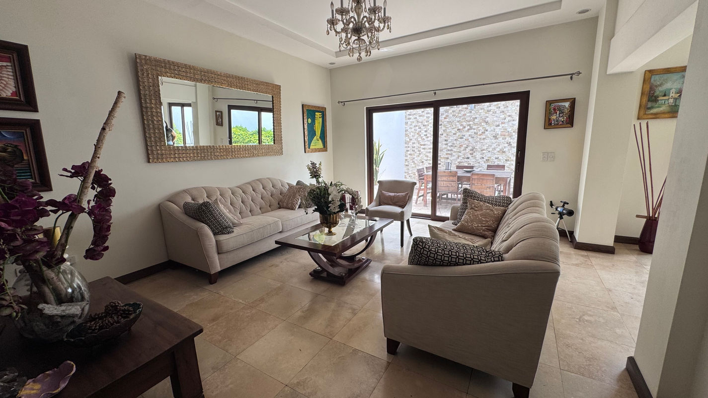 Casa en Lomas del Guijarro Sur