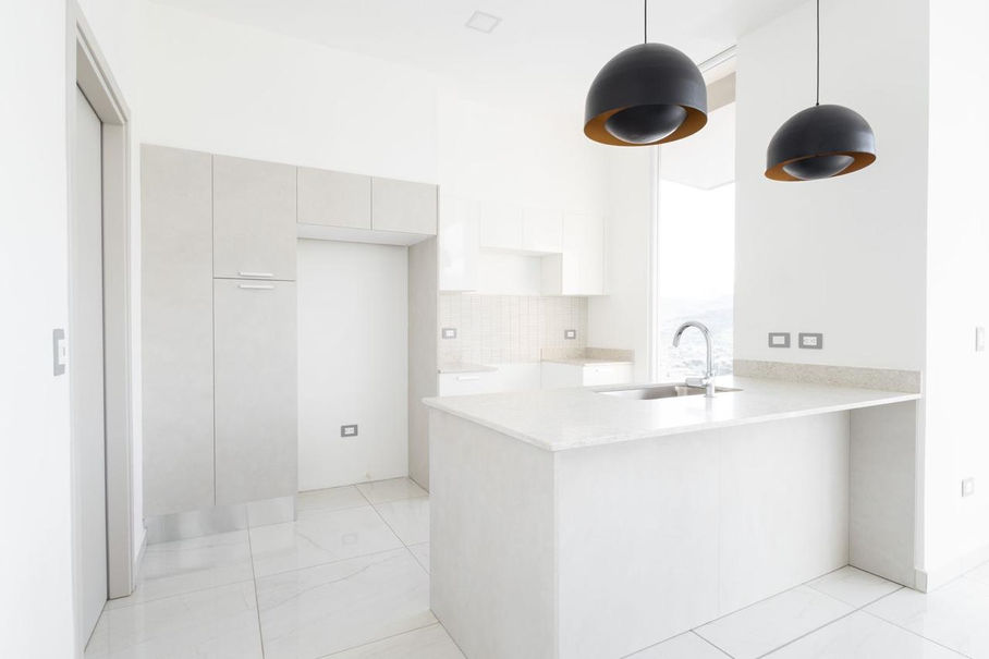 Apartamento Amueblado Torre Kuarzo 24