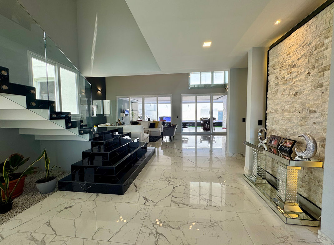 Casa Moderna en Lomas del Guijarro Sur