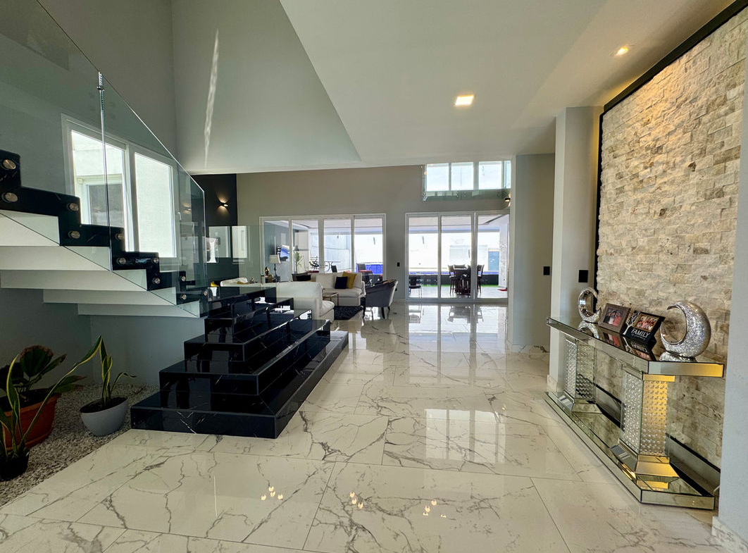 Casa Moderna en Lomas del Guijarro Sur