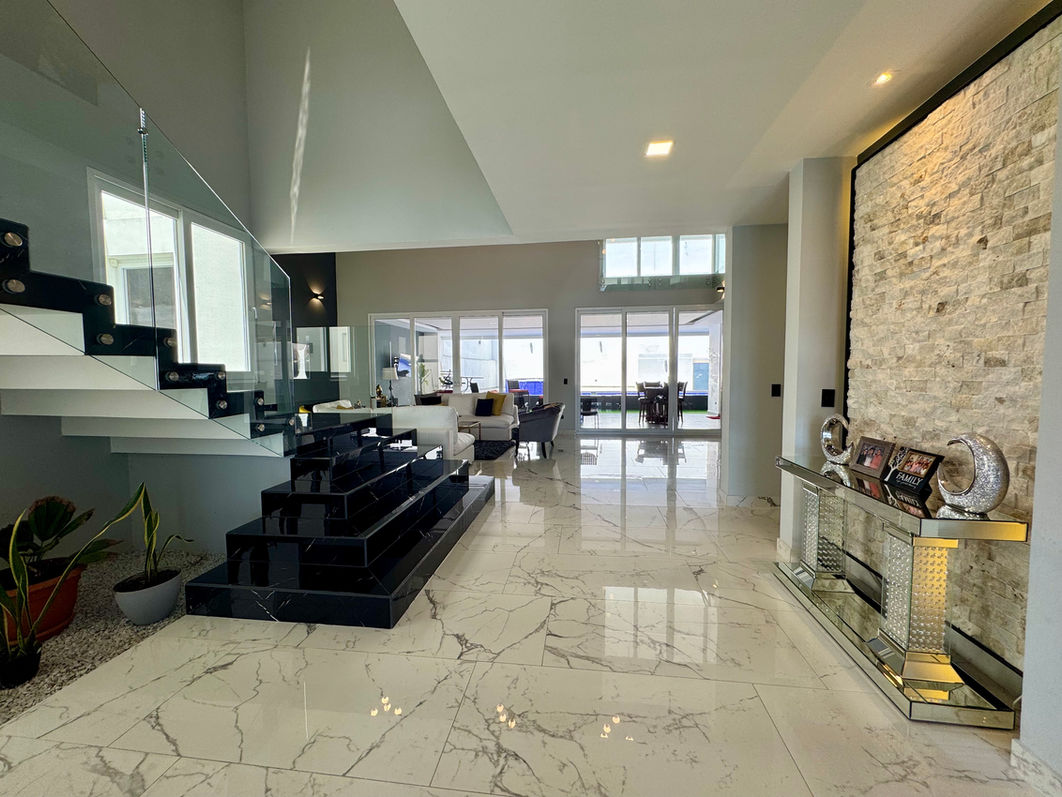 Casa Moderna en Lomas del Guijarro Sur