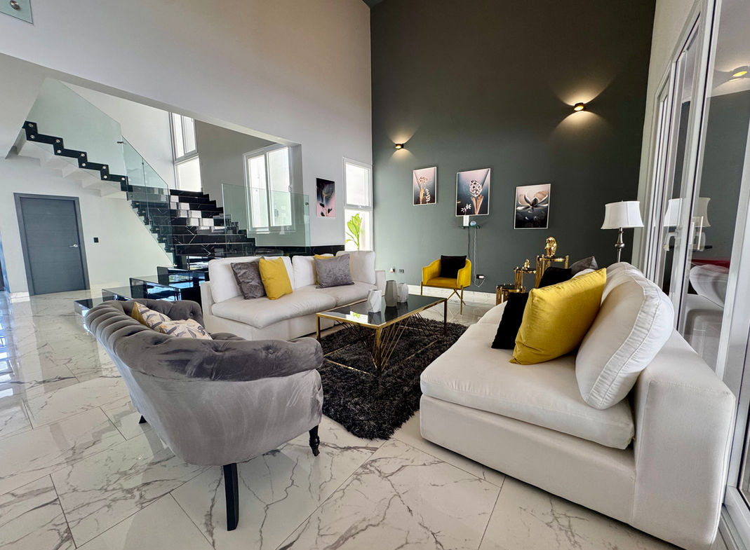 Casa Moderna en Lomas del Guijarro Sur
