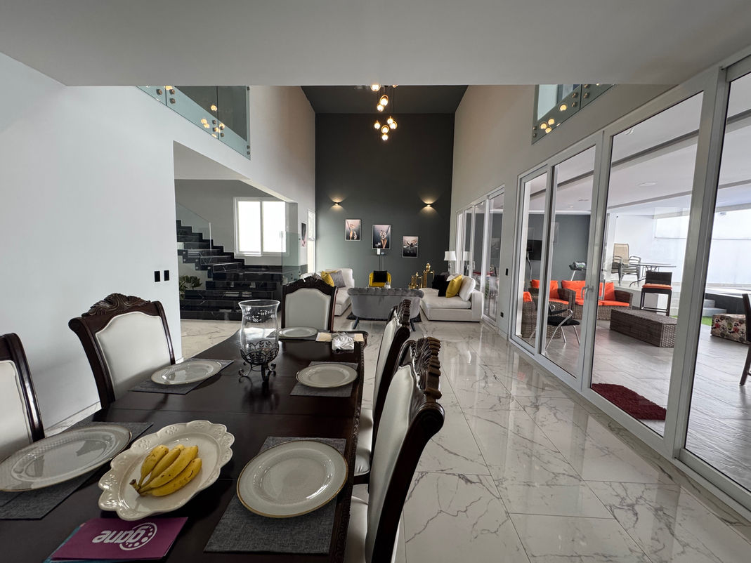 Casa Moderna en Lomas del Guijarro Sur