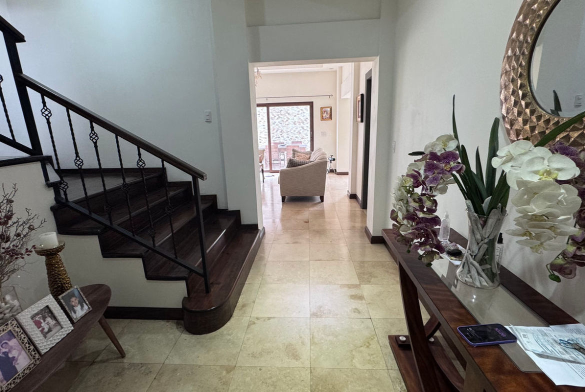 Casa en Lomas del Guijarro Sur