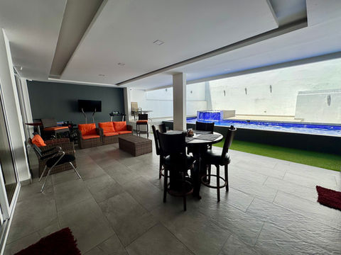 Casa Moderna en Lomas del Guijarro Sur