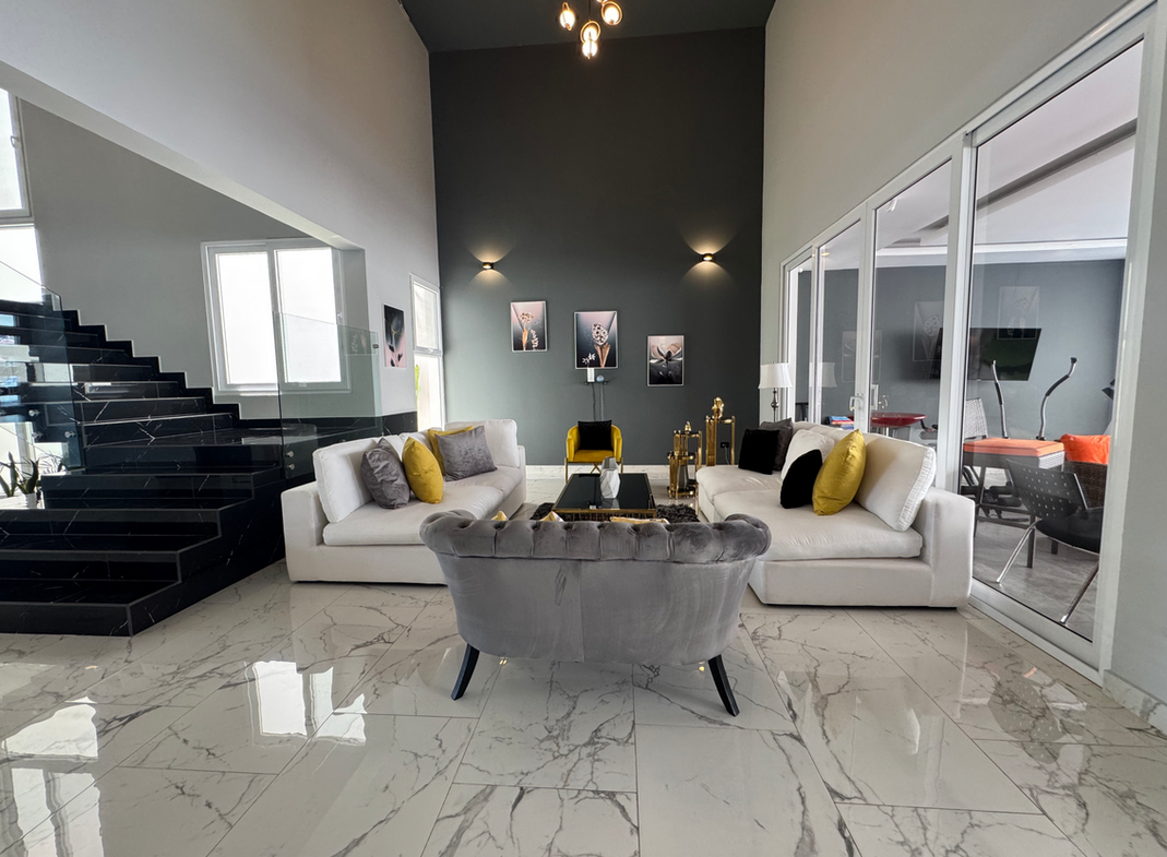 Casa Moderna en Lomas del Guijarro Sur