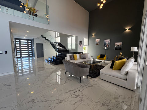 Casa Moderna en Lomas del Guijarro Sur