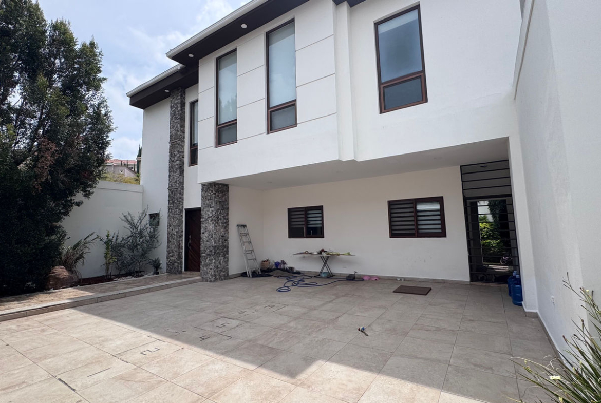 Casa en Lomas del Guijarro Sur