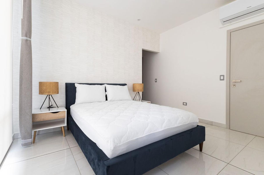 Apartamento Amueblado Torre Kuarzo 24