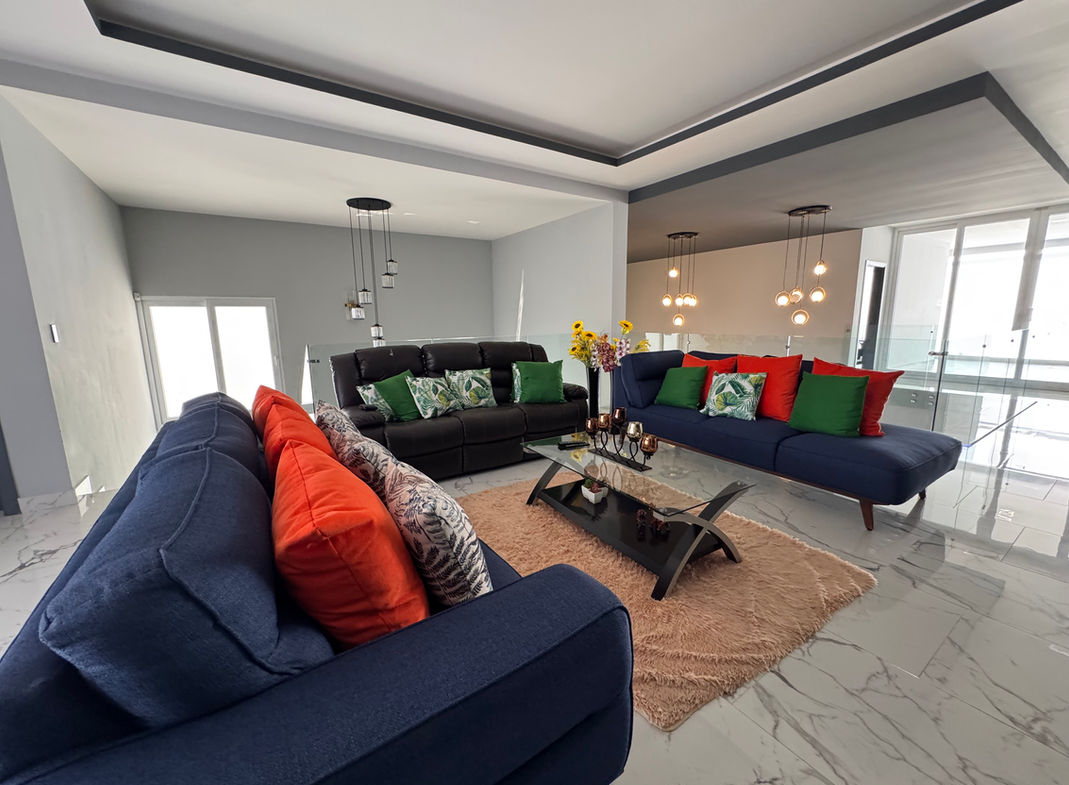 Casa Moderna en Lomas del Guijarro Sur