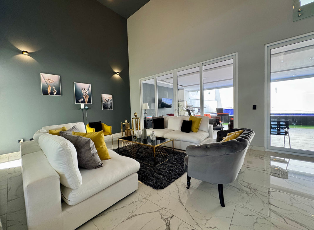 Casa Moderna en Lomas del Guijarro Sur