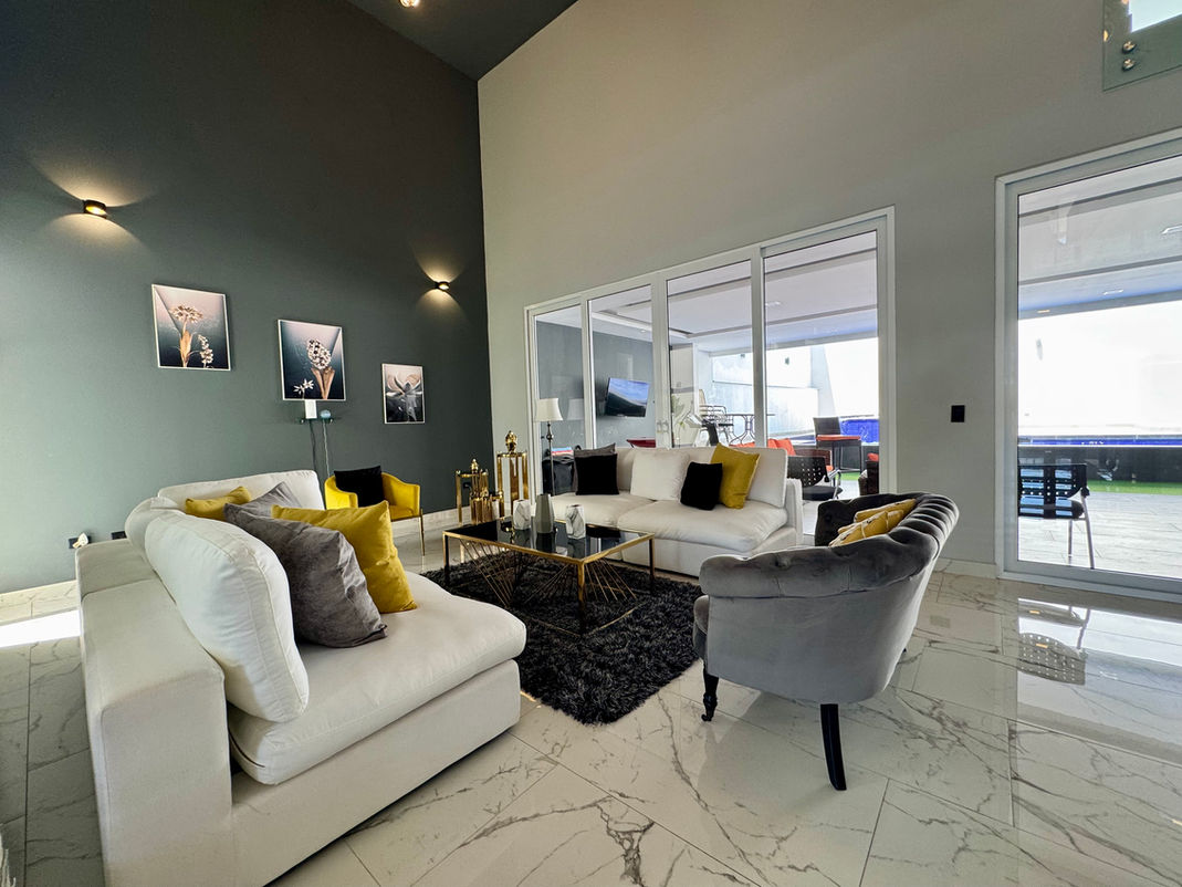 Casa Moderna en Lomas del Guijarro Sur