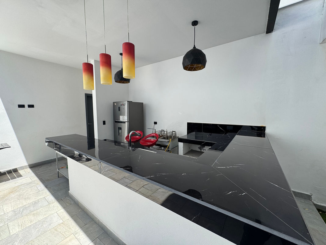 Casa Moderna en Lomas del Guijarro Sur