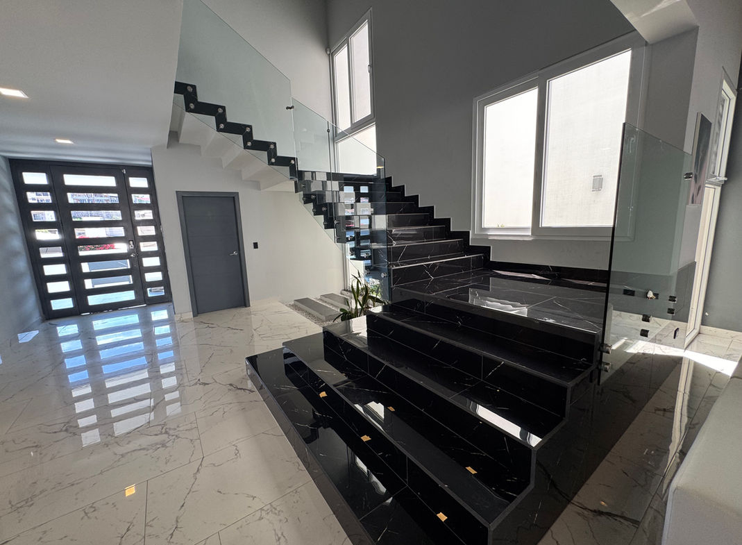 Casa Moderna en Lomas del Guijarro Sur