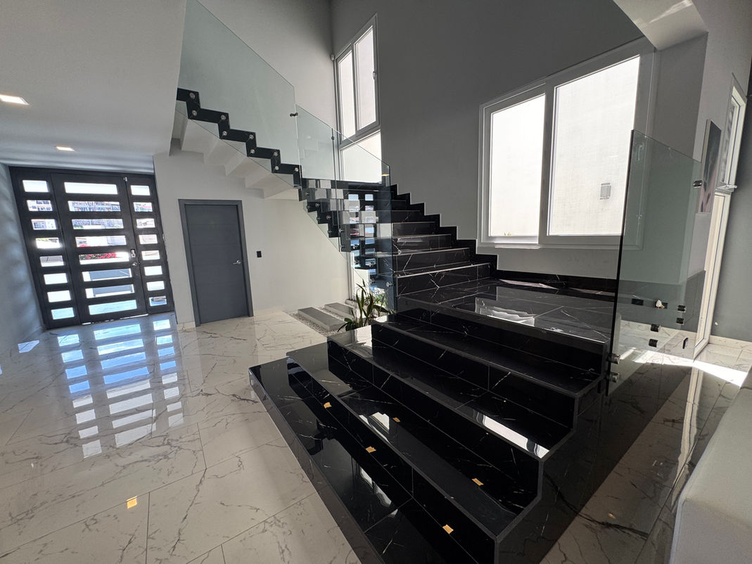 Casa Moderna en Lomas del Guijarro Sur