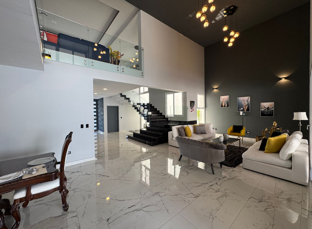 Casa Moderna en Lomas del Guijarro Sur