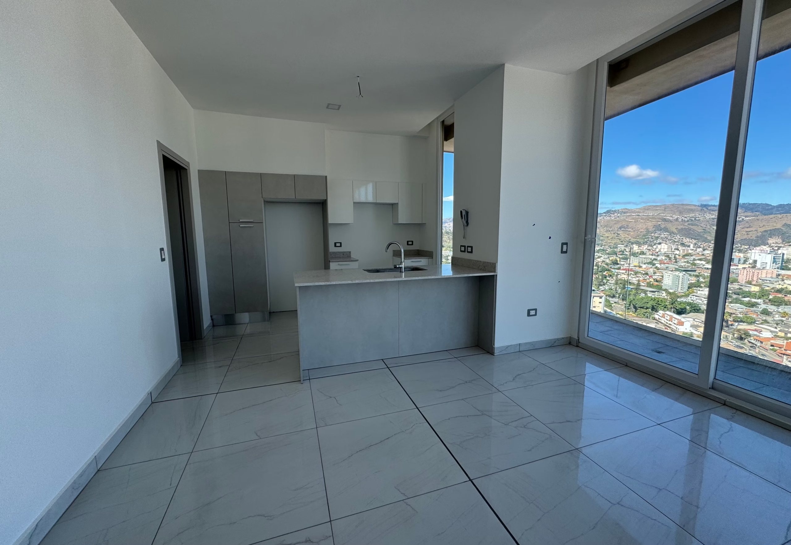 Apartamento de 2 habitaciones en Torre Kuarzo 24