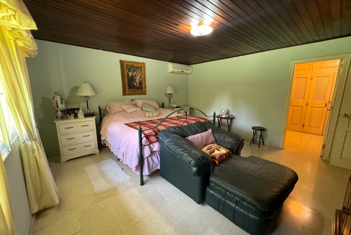 Casa de Campo en Villa Elena