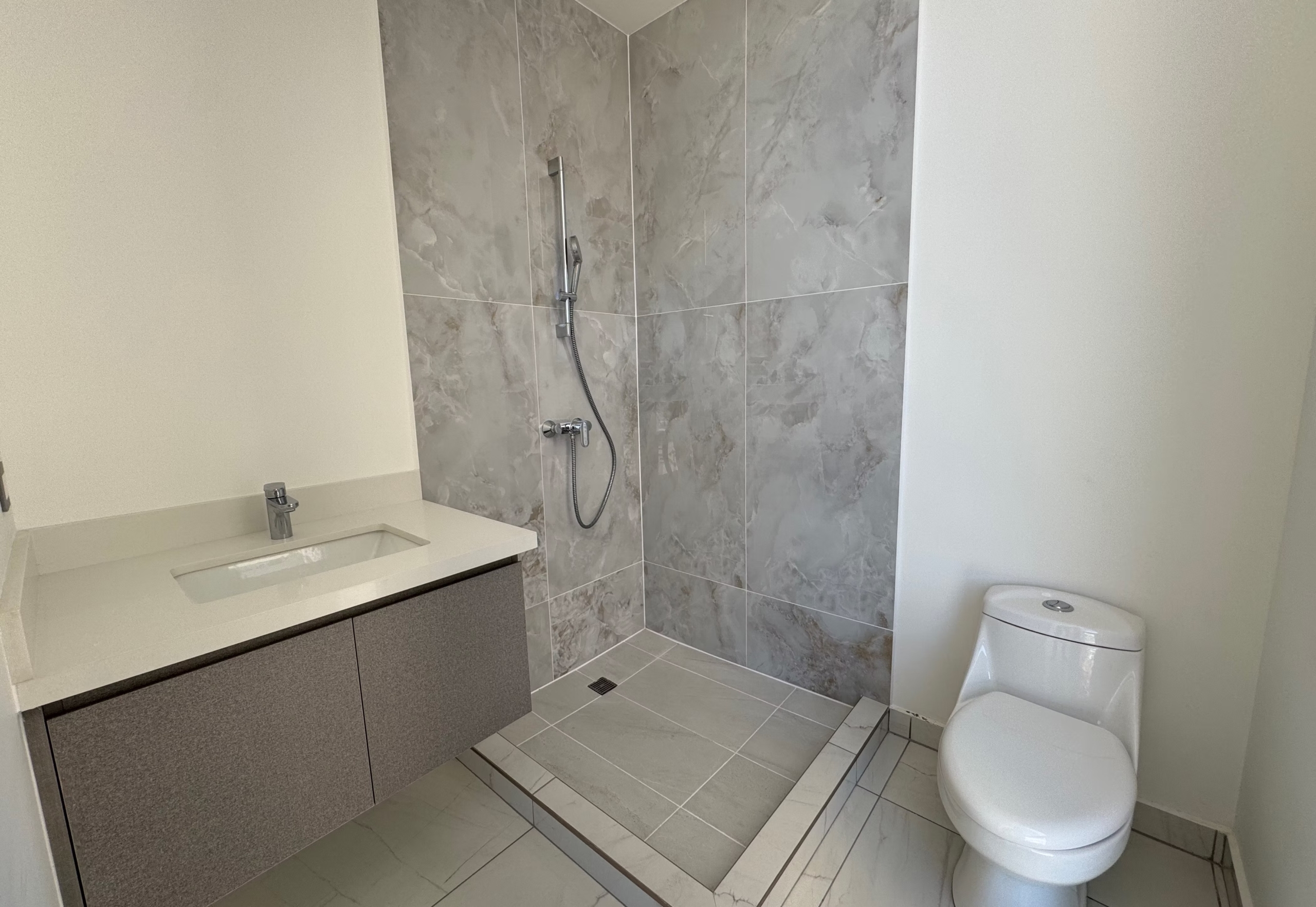 Apartamento de 2 habitaciones en Torre Kuarzo 24