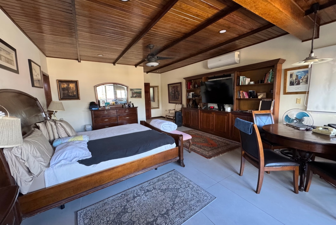 Casa en Residencial La Cumbre, Lomas del Guijarro