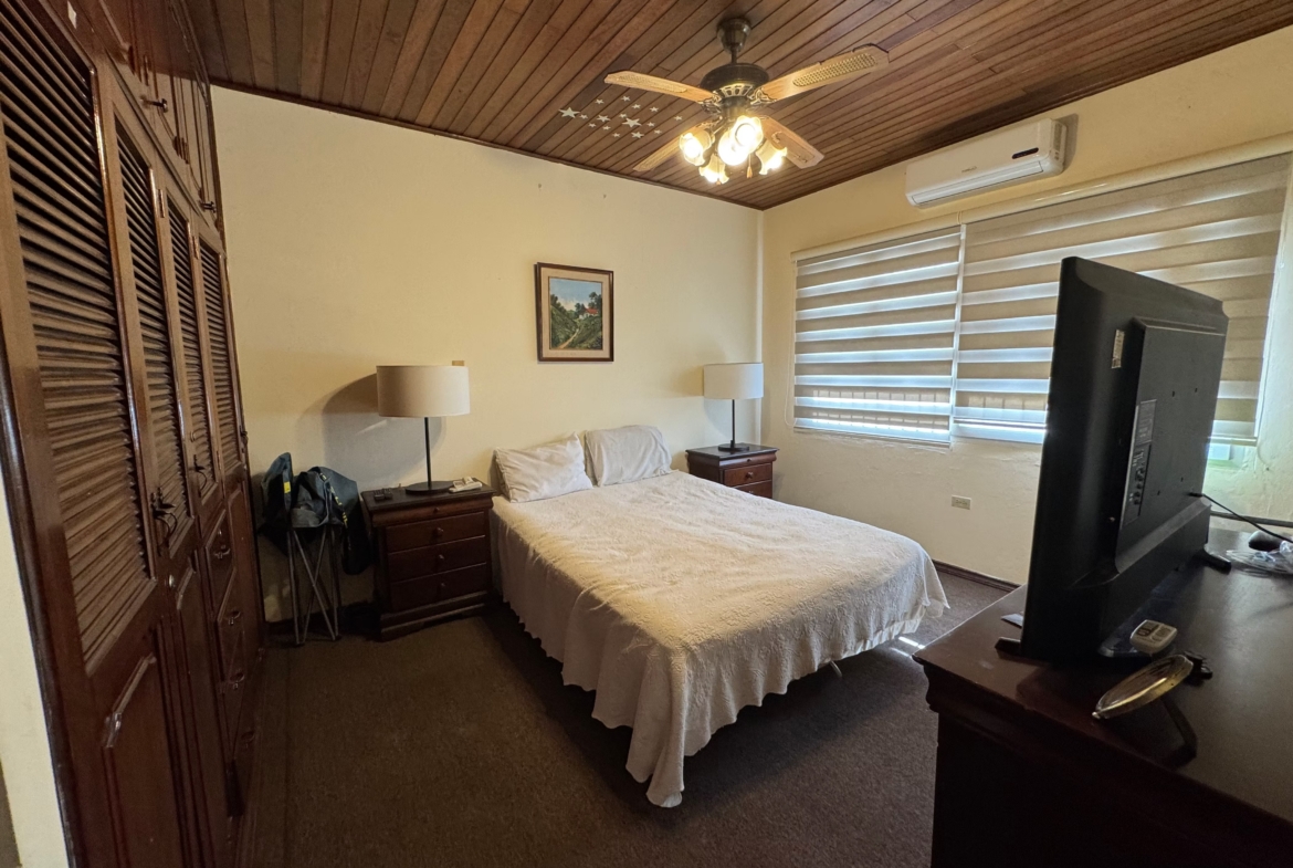 Casa en Residencial La Cumbre, Lomas del Guijarro